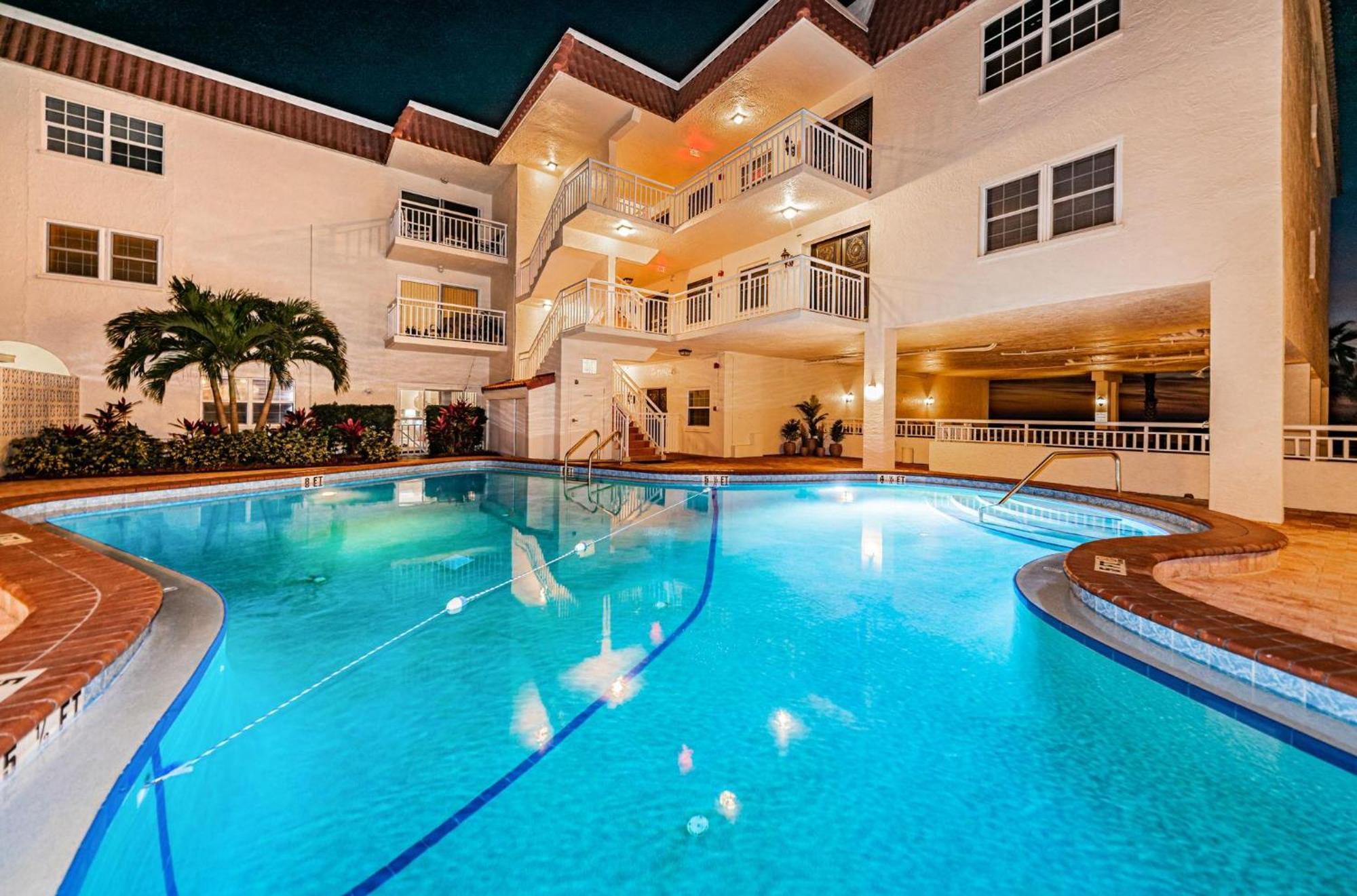Beach Happy Clearwater Beach Exterior photo