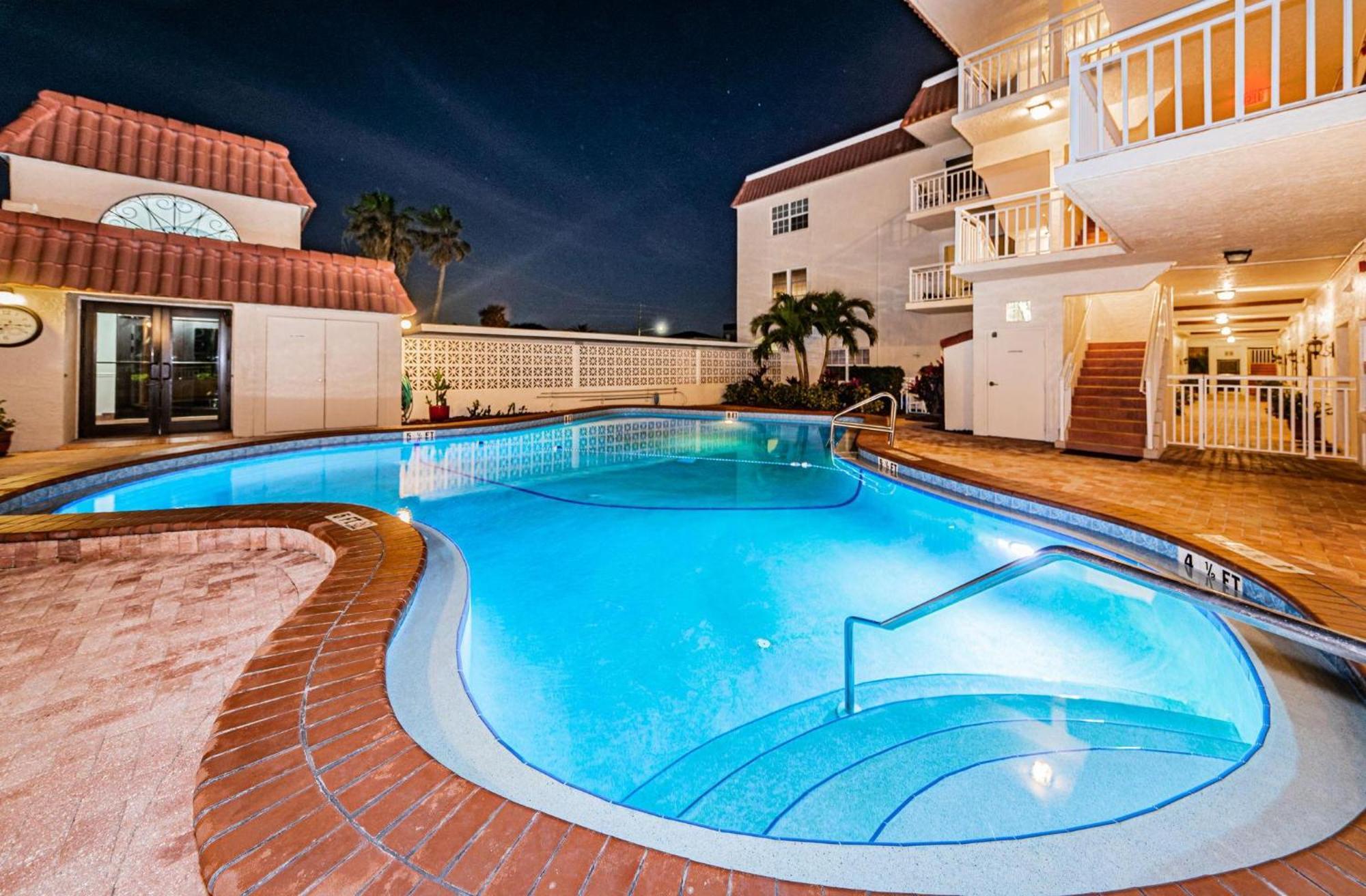 Beach Happy Clearwater Beach Exterior photo