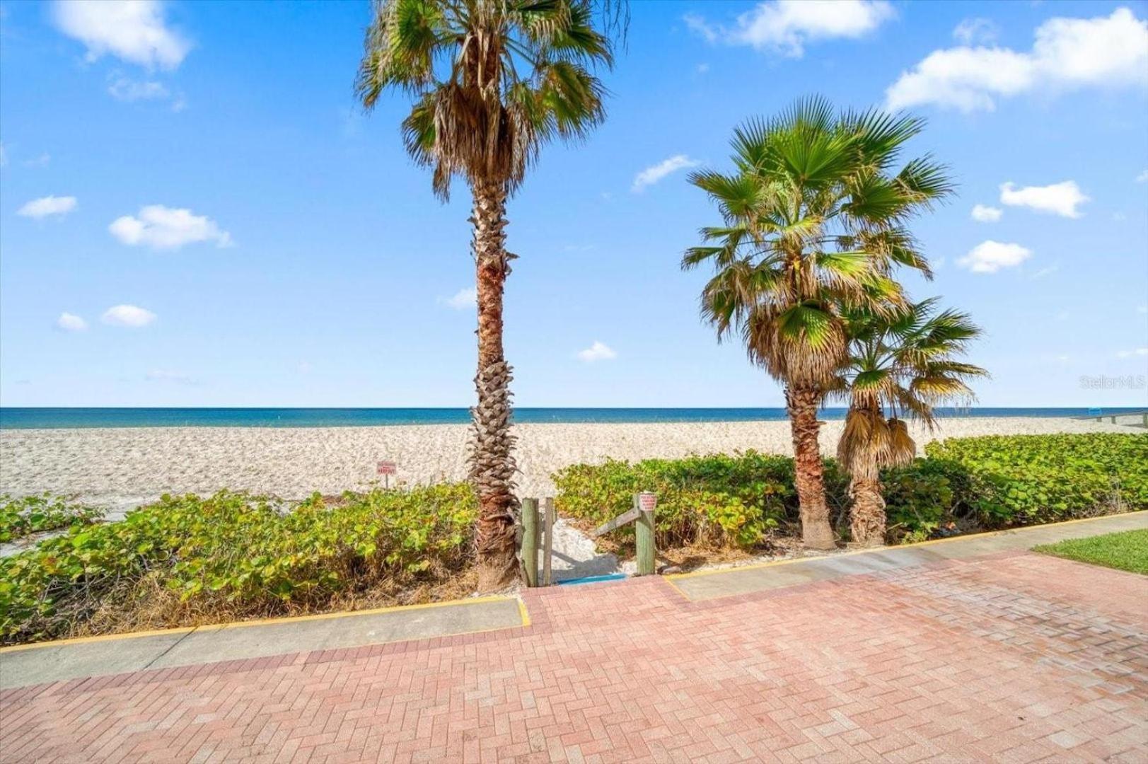 Beach Happy Clearwater Beach Exterior photo